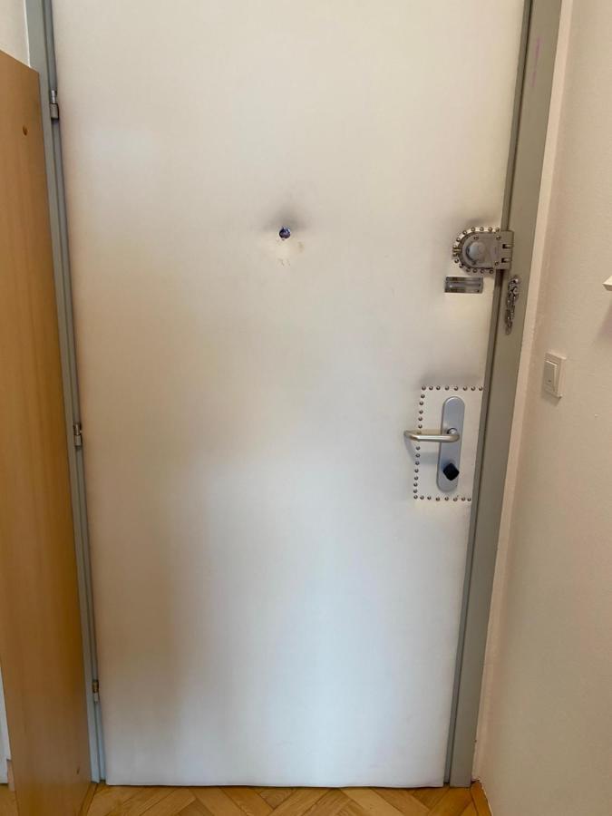 Self Check-In Studio With Wi-Fi And Parking Place Leilighet Zagreb Eksteriør bilde