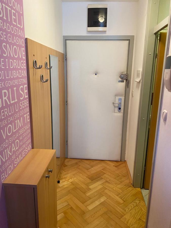 Self Check-In Studio With Wi-Fi And Parking Place Leilighet Zagreb Eksteriør bilde